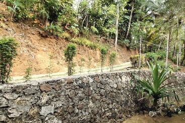 Sutrisno Homestay Hostel