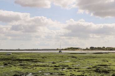 קוטג'' 2a The Mews