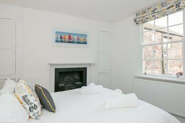 קוטג'' Apartment 1 @ 22 Foss Street