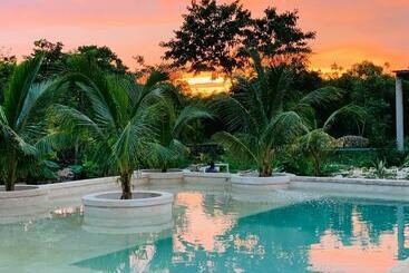 تختخواب و صبحانه Villa Xmaktuun