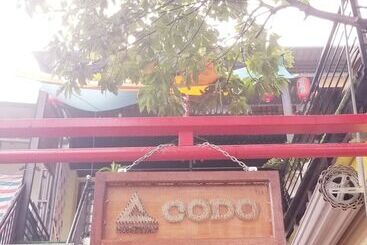 Codo Bee Capsule Garden   Hostel