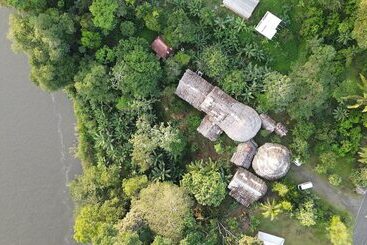 ホテル Ditsowou Lodge & Tours