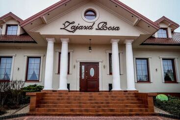 فندق Zajazd Rosa