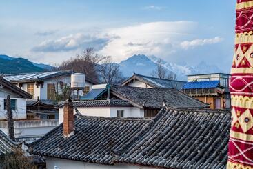 Hua Linglong Courtyard Inn