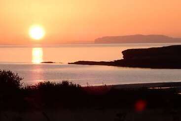 Lligwy Beach Cottage