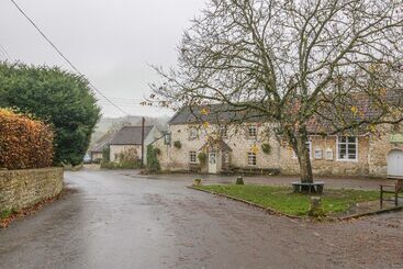 קוטג'' The Forge