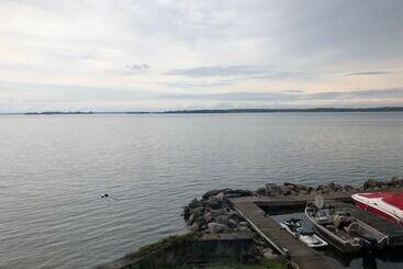 West Winds Motel & Cottages