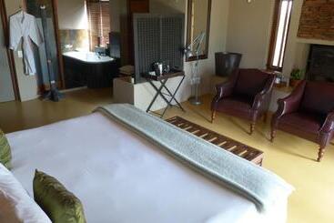 ホテル Etali Safari Lodge