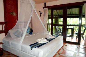 فندق Khao Sok River & Jungle Resort