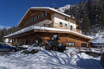 هتل La Molinella