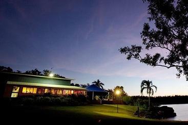 酒店 Lake Bennett Resort