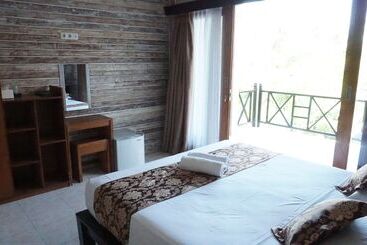 호텔 Nyuh Gading Home Stay