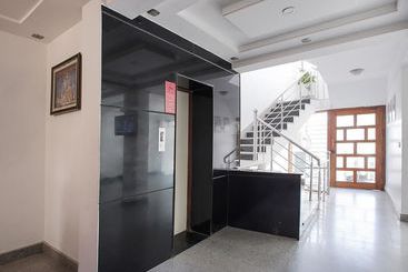 هتل Oyo Premium Jaipur Airport