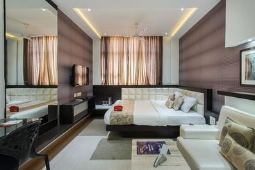 בית מלון כפרי Oyo Premium Raja Park