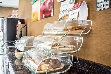 בית מלון כפרי Quality Inn