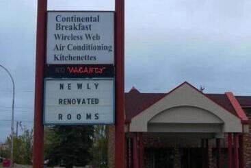 فندق Stampeder Inn