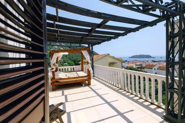 هتل Villa Mirenza