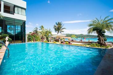 Phi Phi Nice Beach Hotel Hip