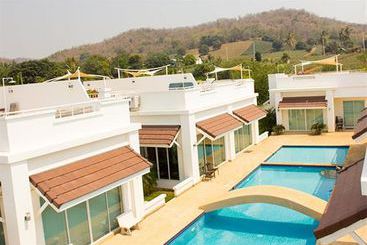 Pineapple Hills Resort