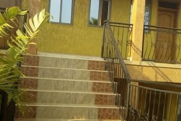 هتل Kigezi Forest Cottages