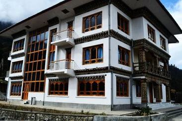 هتل Kuenphen Norbuding