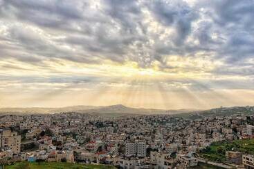 پانسیون Eli Guest House