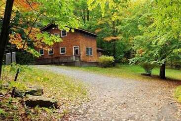 コテージ Cedarwood Lodge