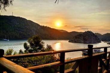 Hotel Azra S Bungalow Houses