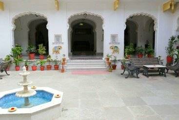 בית מלון כפרי Dev Niwas