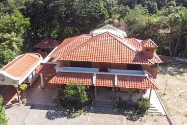 فندق Garden House