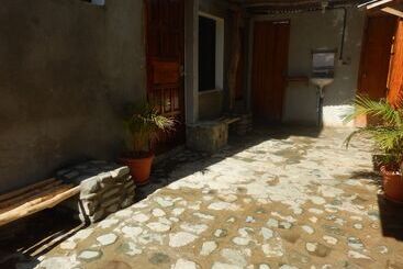 בית מלון כפרי Hostal Cafecerveza