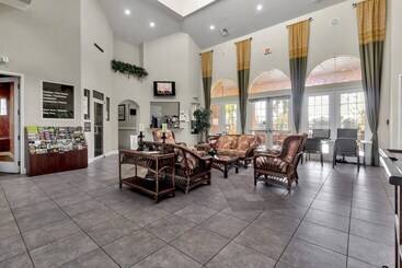 بيت ريفى Aviana Resort   5bd/4.5ba   Rav5421