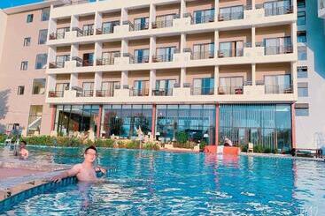 هتل Hamya Hotsprings And Resort