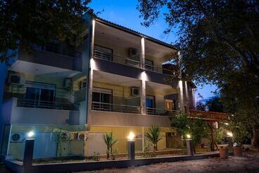 בית מלון כפרי Kipos Resort