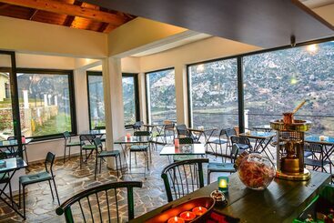 בית מלון כפרי Pleiades Village