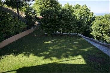 מלון דירות Alkmini