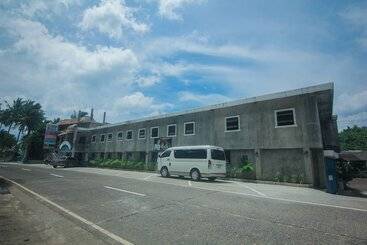 호텔 247 Balikbayan Fun Resort