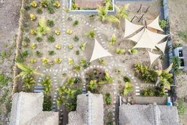 هتل Swell Surf & Lifestyle