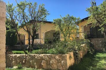 هتل West Bekaa Country Club