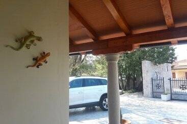 بنسيون Villa Salamander