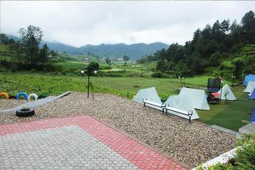 هتل Om Adhyay Retreat Resort