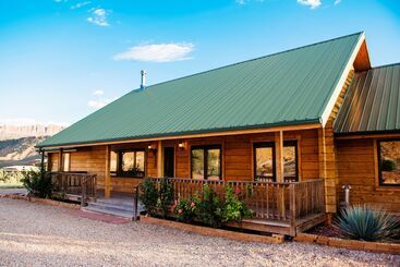 بنسيون Zion Red Rock Cabin