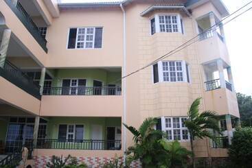 هتل آپارتمان Royal Tower Suites