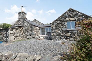 コテージ Y Becws