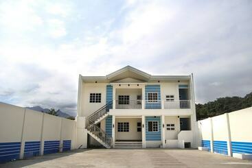 Bed and Breakfast V And G Suites Limay