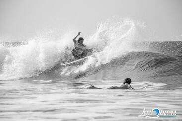 هاستل Las Dunas Surf Resort