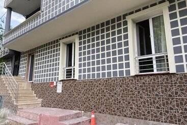 بنسيون Lombane Apart