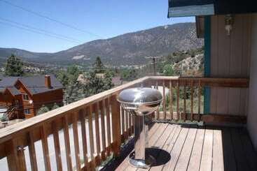 פנסיון Mountain View Chalet