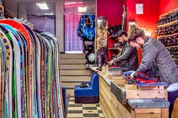 Snowy Valley   Hostel