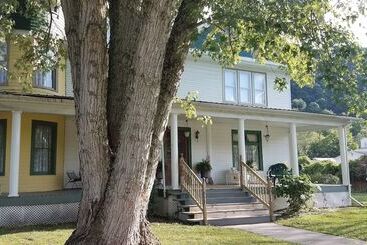 مبيت وإفطار The Old Victorian Inn